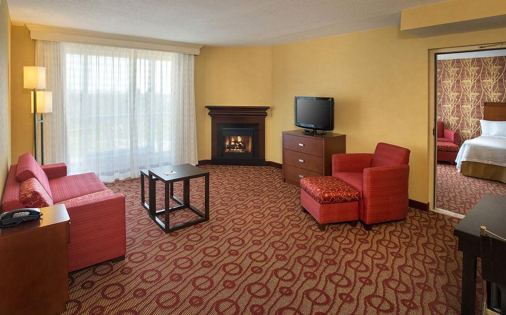 Courtyard By Marriott Niagara Falls Hotel Exterior photo