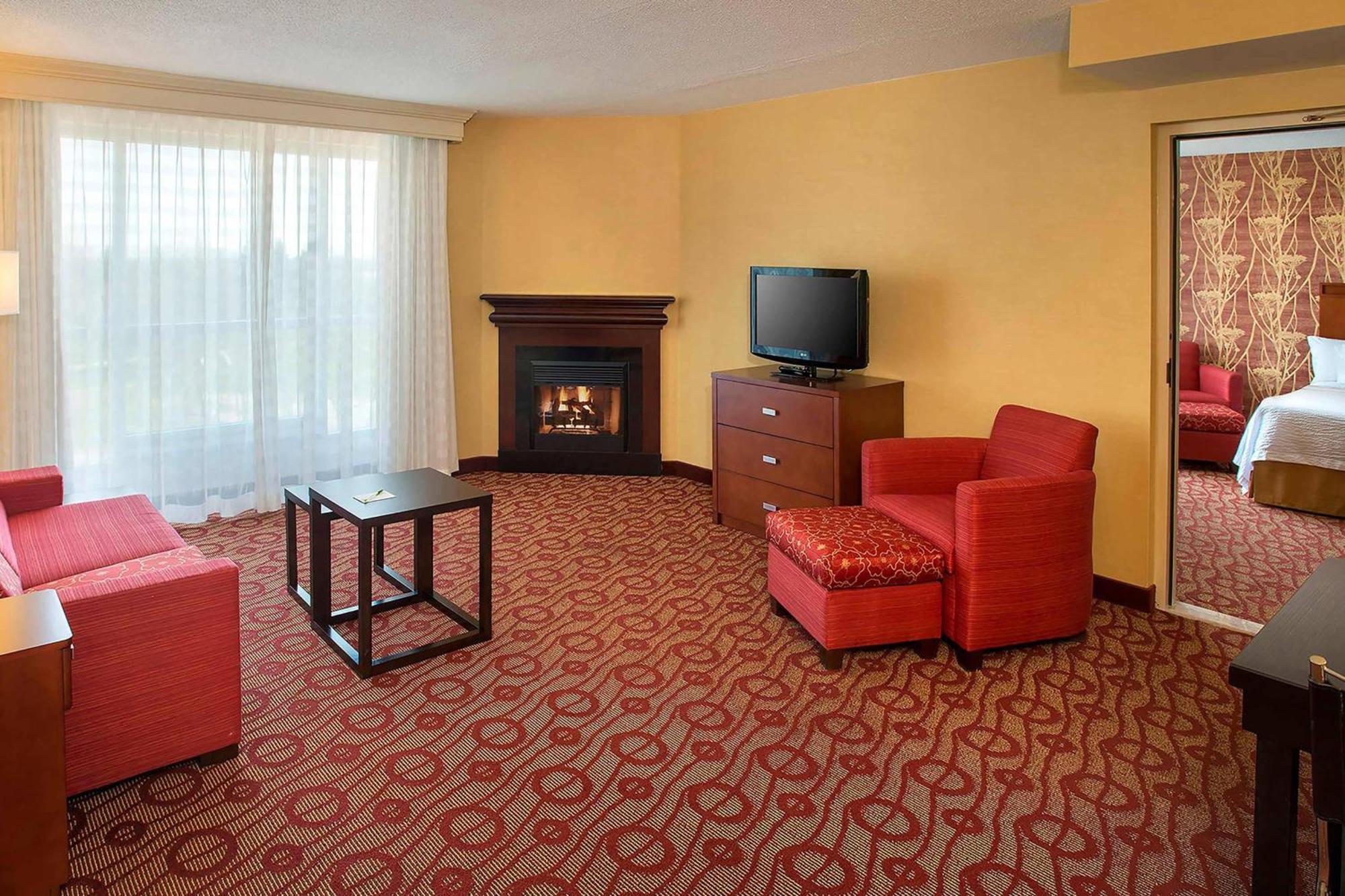 Courtyard By Marriott Niagara Falls Hotel Exterior photo